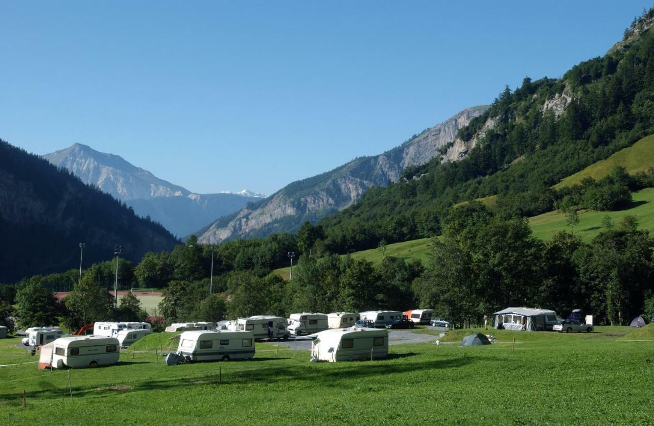 Campingplatz Mit Restaurant & Sportarena 로이커바드 외부 사진
