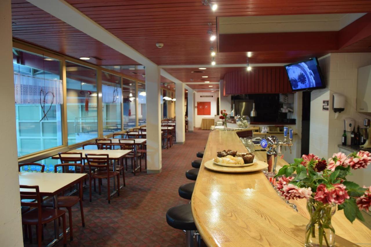 Campingplatz Mit Restaurant & Sportarena 로이커바드 외부 사진